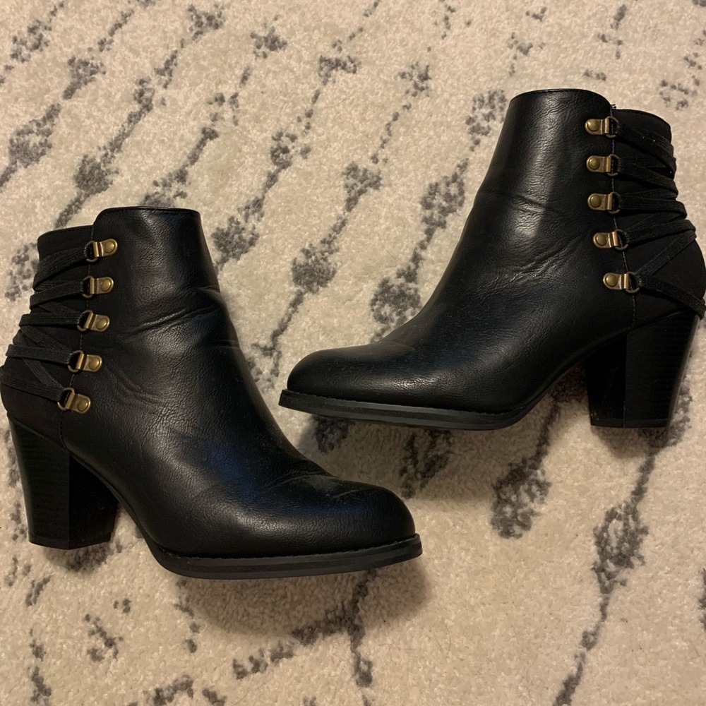 ShoeDazzle Ankle Boots